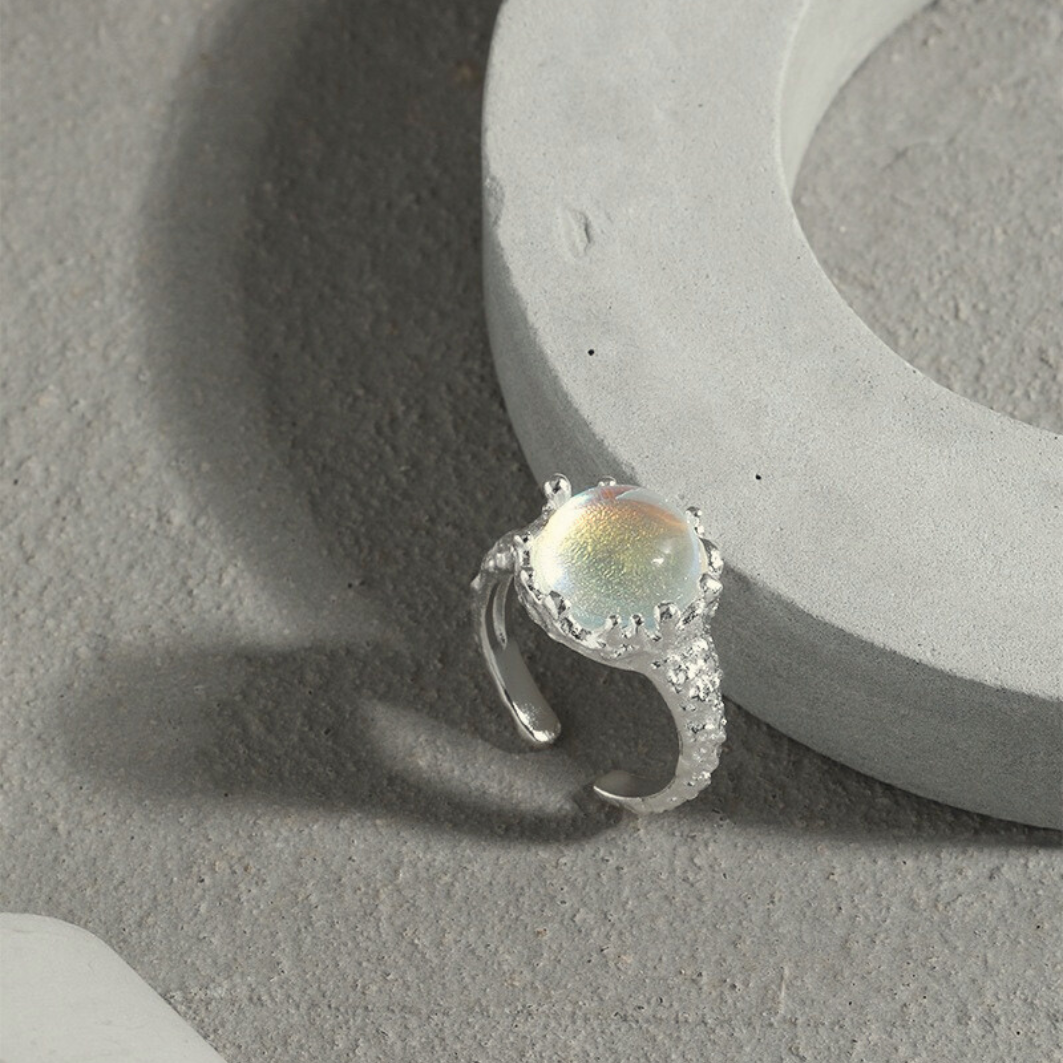 Anillo de piedra lunar