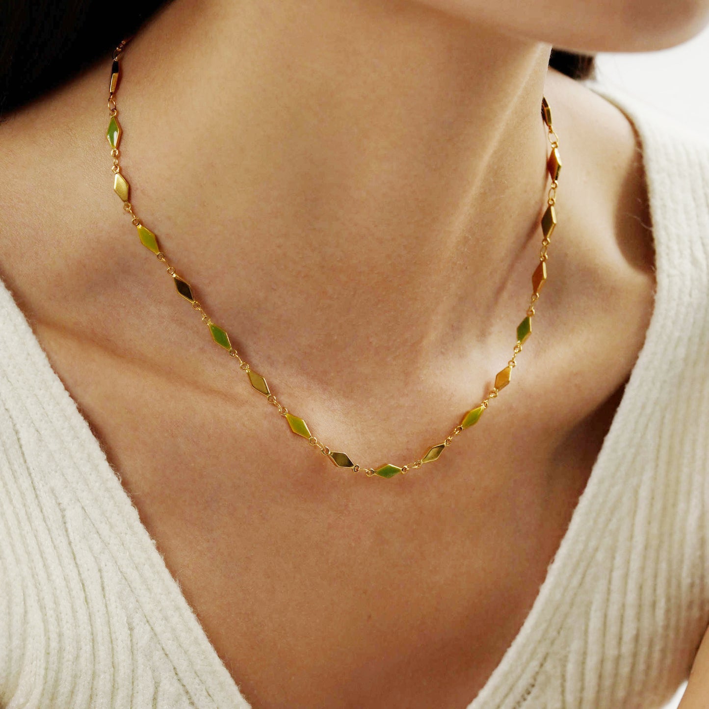 Diamond-Type Necklace