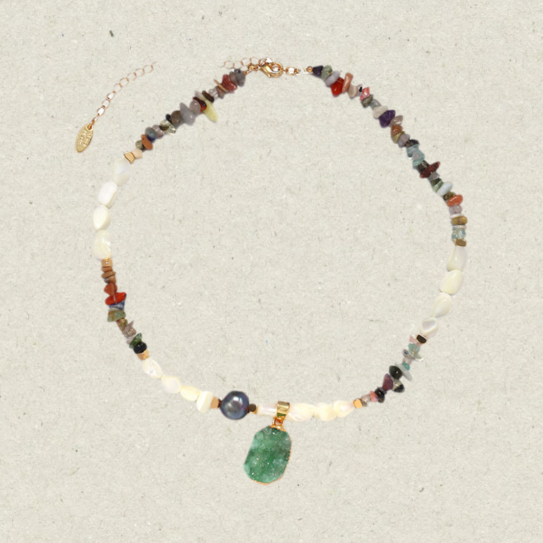 Green Natural Stone Shell Necklace